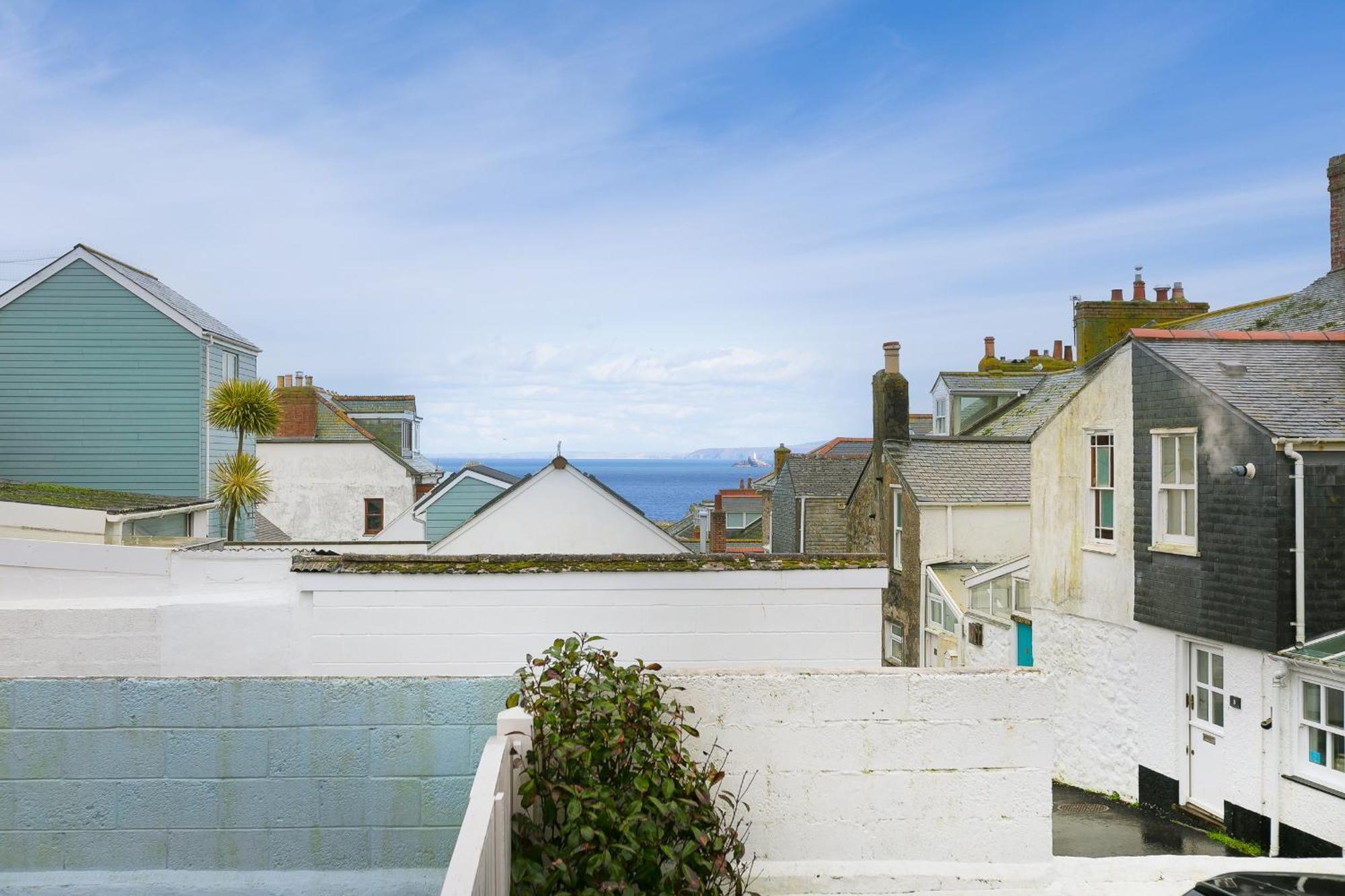 Apartment Whitecaps